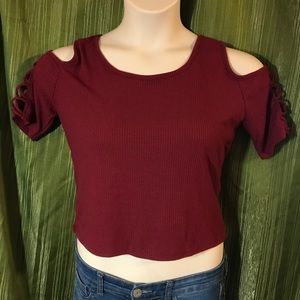Juniors burgundy crop tee